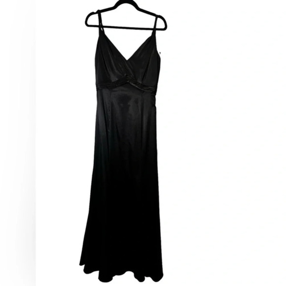 Formal size 6 black gown maxi dress excellent condition - Picture 8 of 8